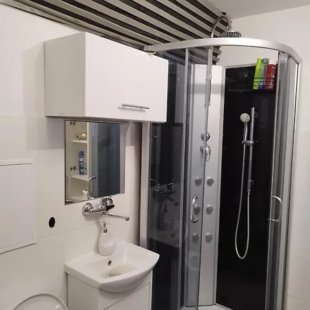 Lägenhet Lotnisko Parking Samodzielne Zameldowanie Blisko Stadion Targi Szpitale I Uczelnie *