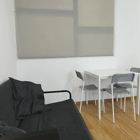 Lotnisko Parking Samodzielne Zameldowanie Blisko Stadion Targi Szpitale I Uczelnie * Poznań