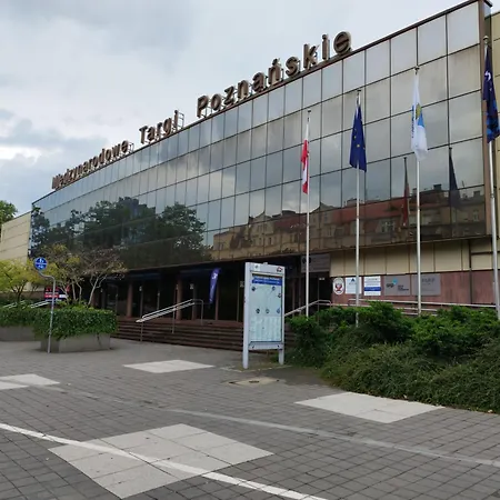 24h Self Check-in Marcelinska Parking Lotnisko Blisko Targi Szpitale I Uczelnie Apartament