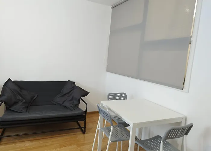 Self Check-in Lotnisko Blisko Stadion Targi Szpitale I Uczelnie Apartment