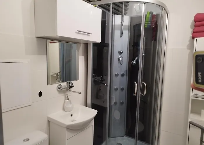 Self Check-in Lotnisko Blisko Stadion Targi Szpitale I Uczelnie Apartment *