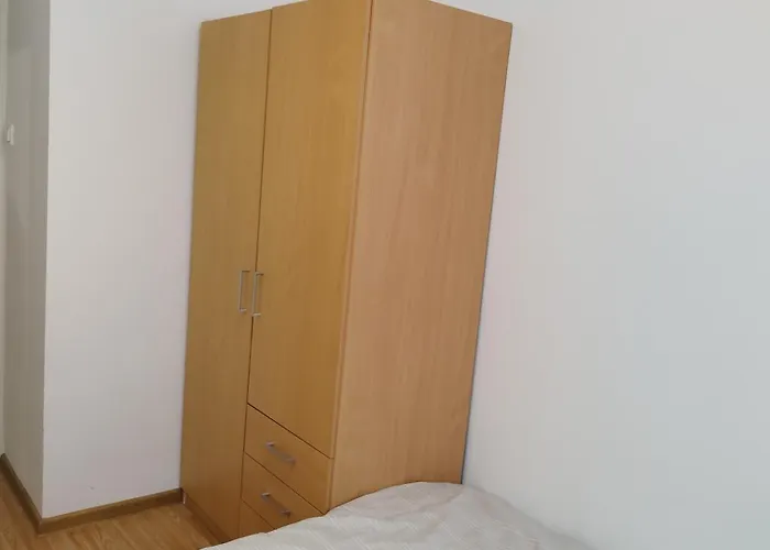 Apartment Self Check-in Lotnisko Blisko Stadion Targi Szpitale I Uczelnie