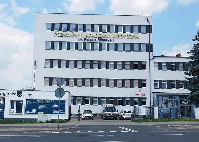 Self Check-in Lotnisko Blisko Stadion Targi Szpitale I Uczelnie بوزنان